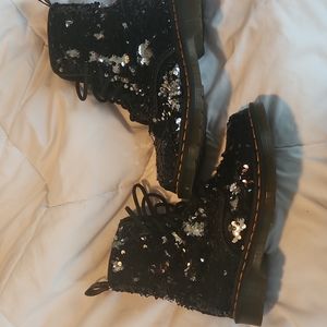 Dr.martens size 6 silver/black sequin boots good condition